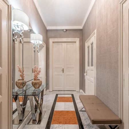 Luxury Apartment With Balcony Next To The New York Cafe Budapest Kültér fotó