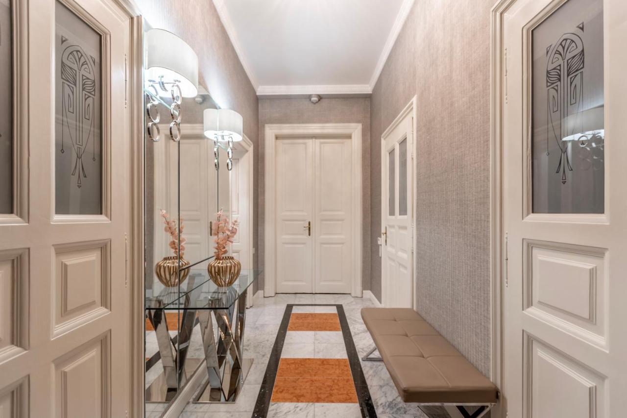Luxury Apartment With Balcony Next To The New York Cafe Budapest Kültér fotó